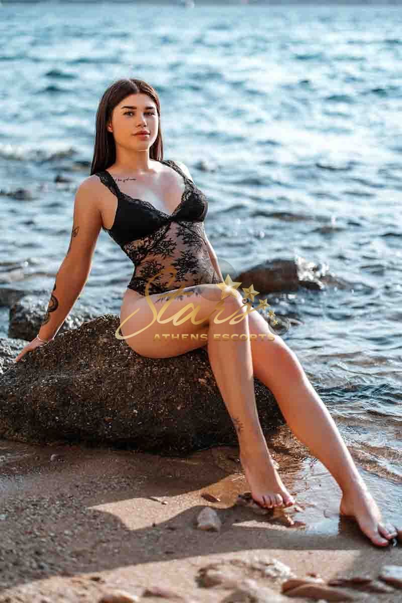 AMELIA-ATHENS-ESCORT-STARS