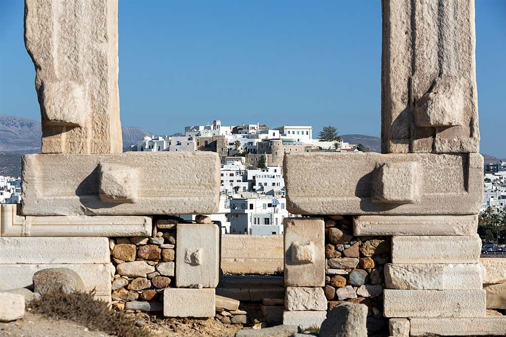 naxos escorts - Πορτάρα και Χώρα